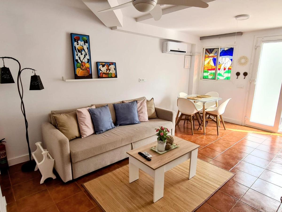 Pitato Nuevo, Cerca De La Playa, Parking En La Puerta Del