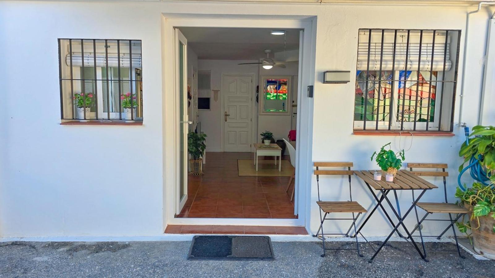 Pitato Nuevo, Cerca De La Playa, Parking En La Puerta Del